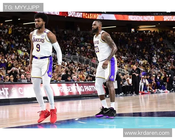 詹姆斯父子同台梦想成真布朗尼正式宣布参加NBA选秀