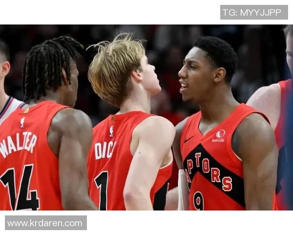 2019年快船与猛龙赛后温情拥抱展现体育精神与友谊的美好瞬间