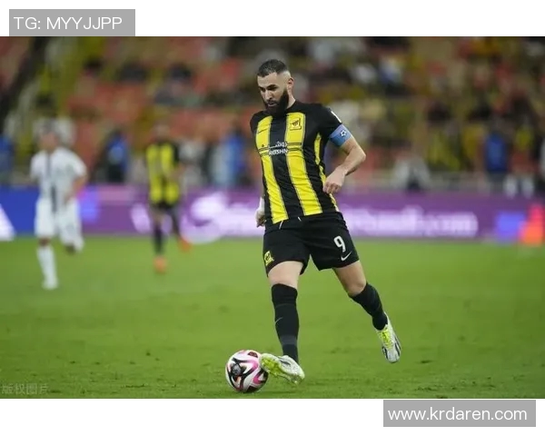 本泽马：从足坛巨星到新征程的传奇旅程与未来展望