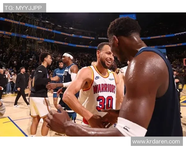 勇士队连胜奇迹,将系列赛拖入抢七激战 勇士队连胜奇迹,将系列赛拖入抢七激战