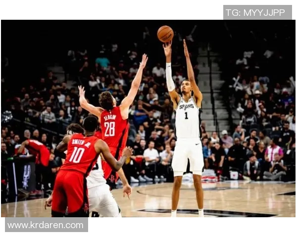 马刺队迎战中国男篮，备战新赛季展现实力