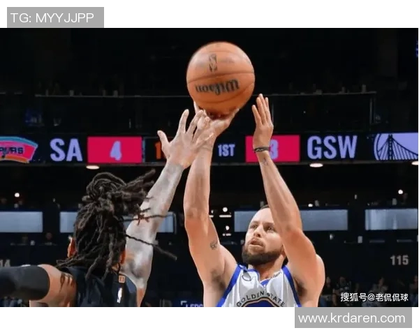 勇士逆转击败雷霆,库里狂轰41分创纪录 勇士逆转击败雷霆,库里狂轰41分创纪录