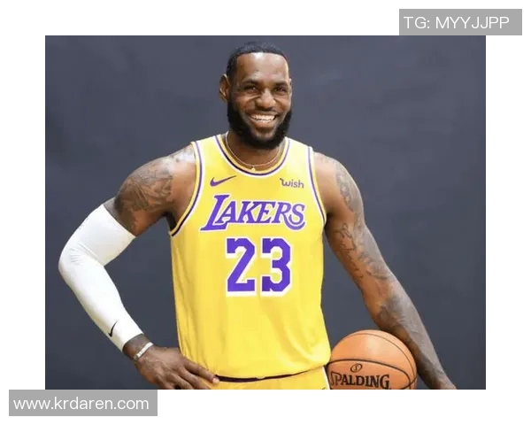 詹姆斯成为湖人队史助攻王，铁粉纷纷送上祝福