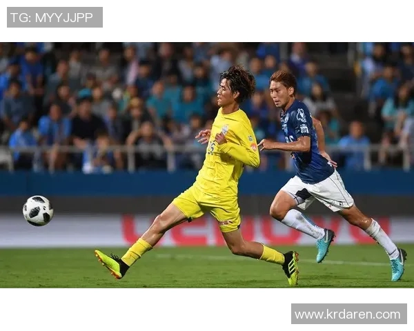 山形山神与冈山绿之战激烈对决展现足球魅力与团队精神 山形山神与冈山绿之战激烈对决展现足球魅力与团队精神