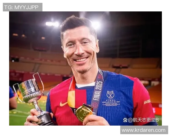 莱万状态火热欧冠赛场狂轰12球金靴争夺战再添强劲竞争者 莱万状态火热欧冠赛场狂轰12球金靴争夺战再添强劲竞争者