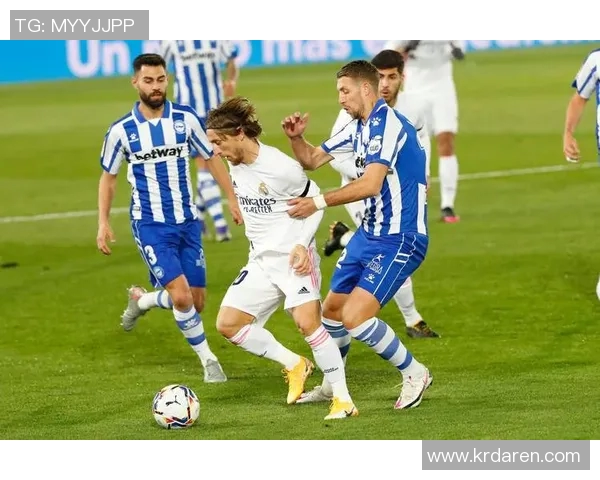 皇马与曼联对决前瞻分析及比赛结果预测探讨 皇马与曼联对决前瞻分析及比赛结果预测探讨