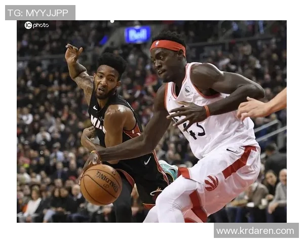 猛龙热火季后赛第三场激战回顾球员表现与战术分析全景呈现