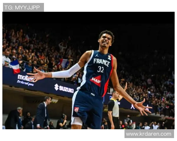文班亚马法国队首秀大放异彩砍下27分引发NBA球探热议与关注
